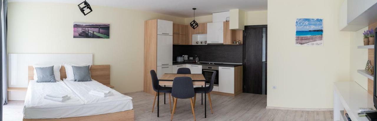La Familia Apartments Varna Exterior foto