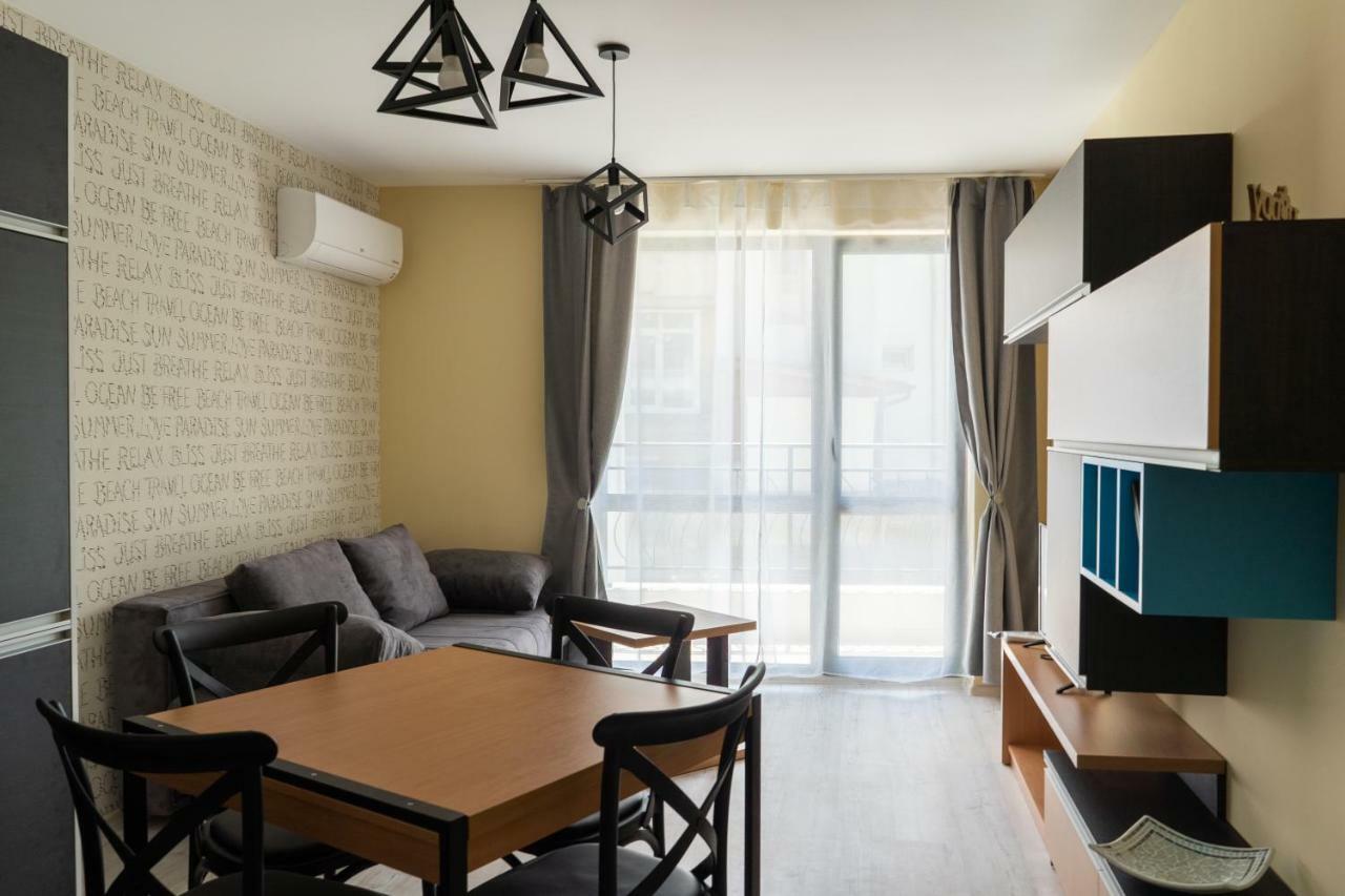 La Familia Apartments Varna Exterior foto