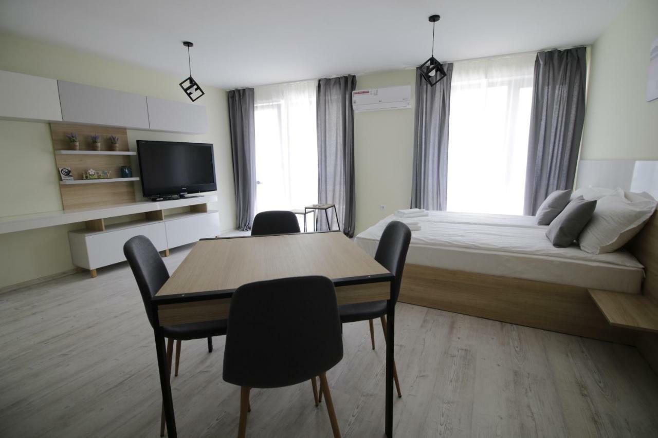 La Familia Apartments Varna Exterior foto